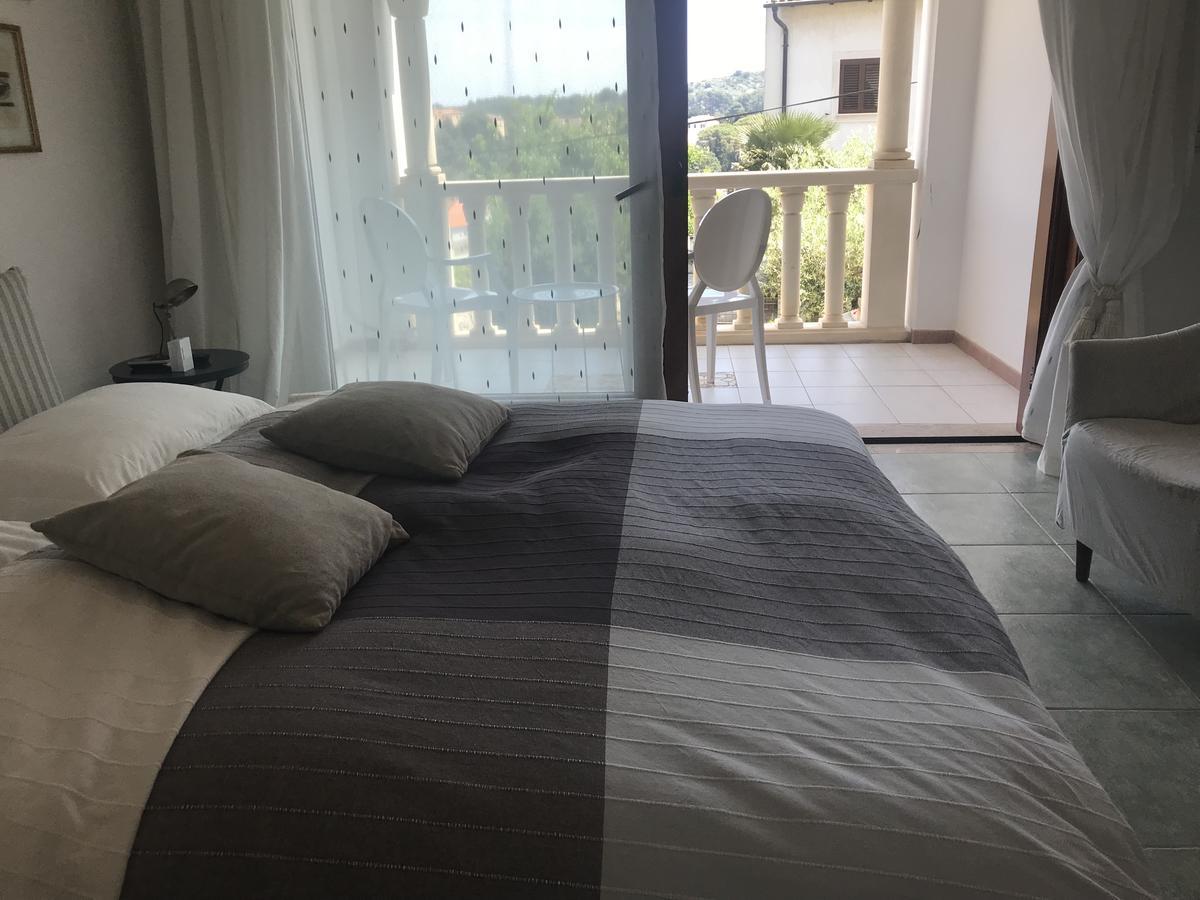 Villa Alma Veli Losinj Luaran gambar